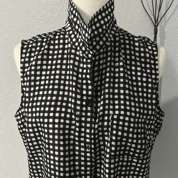 George - Picture 3 of 5